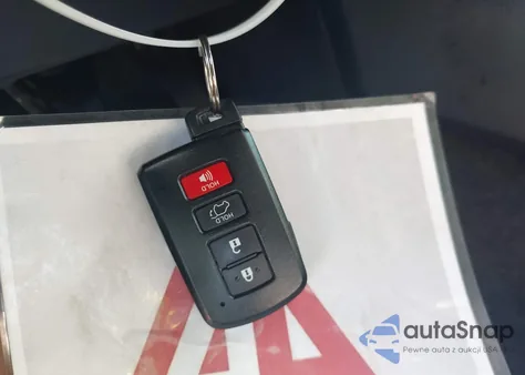 2018 Toyota Rav4 Xle from USA, damaged, VIN JTMWFREV2JJ185083